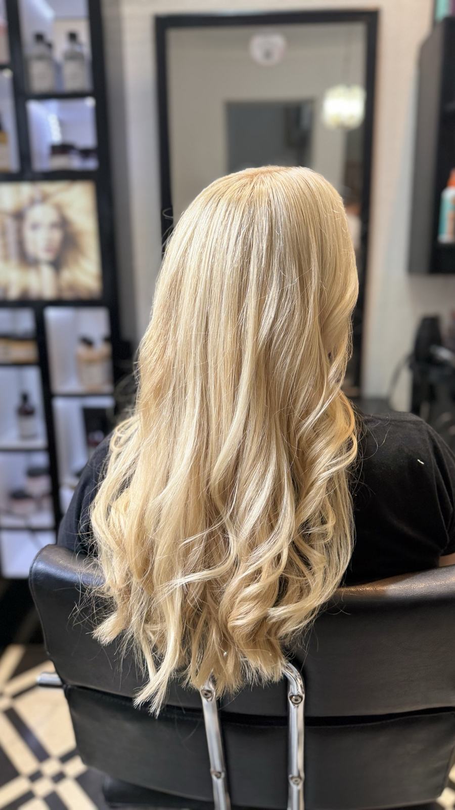 Rubio platinado con ondas
